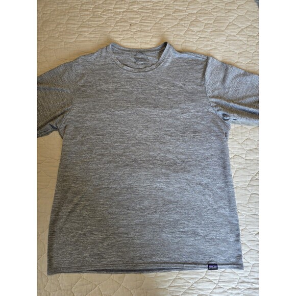 Patagonia Men's Capilene Cool Daily Shirt in Feather Grey Size M Lot Of 2 - Picture 1 of 10